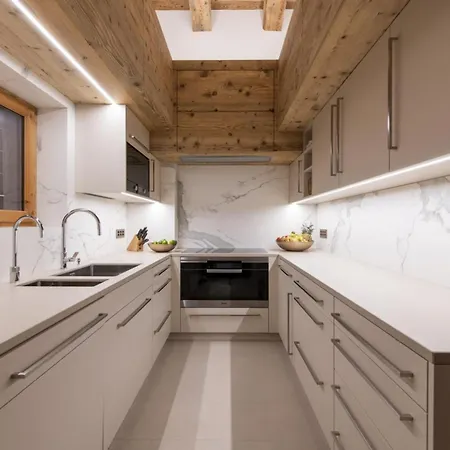 Chalet Stylish Retreat In The Swiss Mountains *